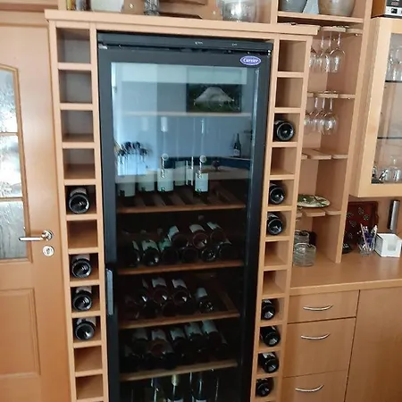 Weingut & Gaestehaus Andreas Erz Apartment *