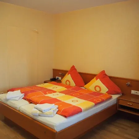 Weingut & Gaestehaus Andreas Erz Apartment *
