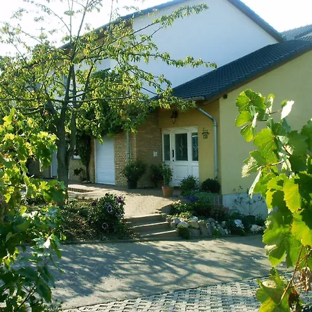 Weingut&gästehaus Andreas Erz Apartment *